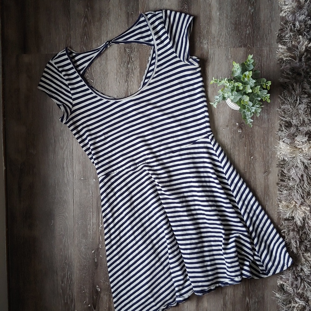 Stripped keyhole back dress